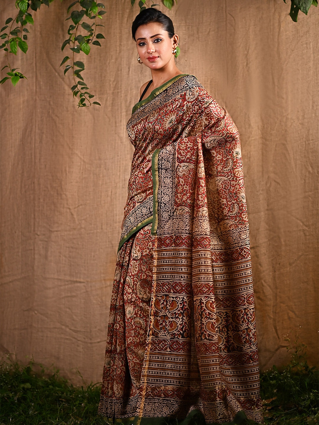 

Unnati Silks Ethnic Motifs Printed Chanderi Saree, Red