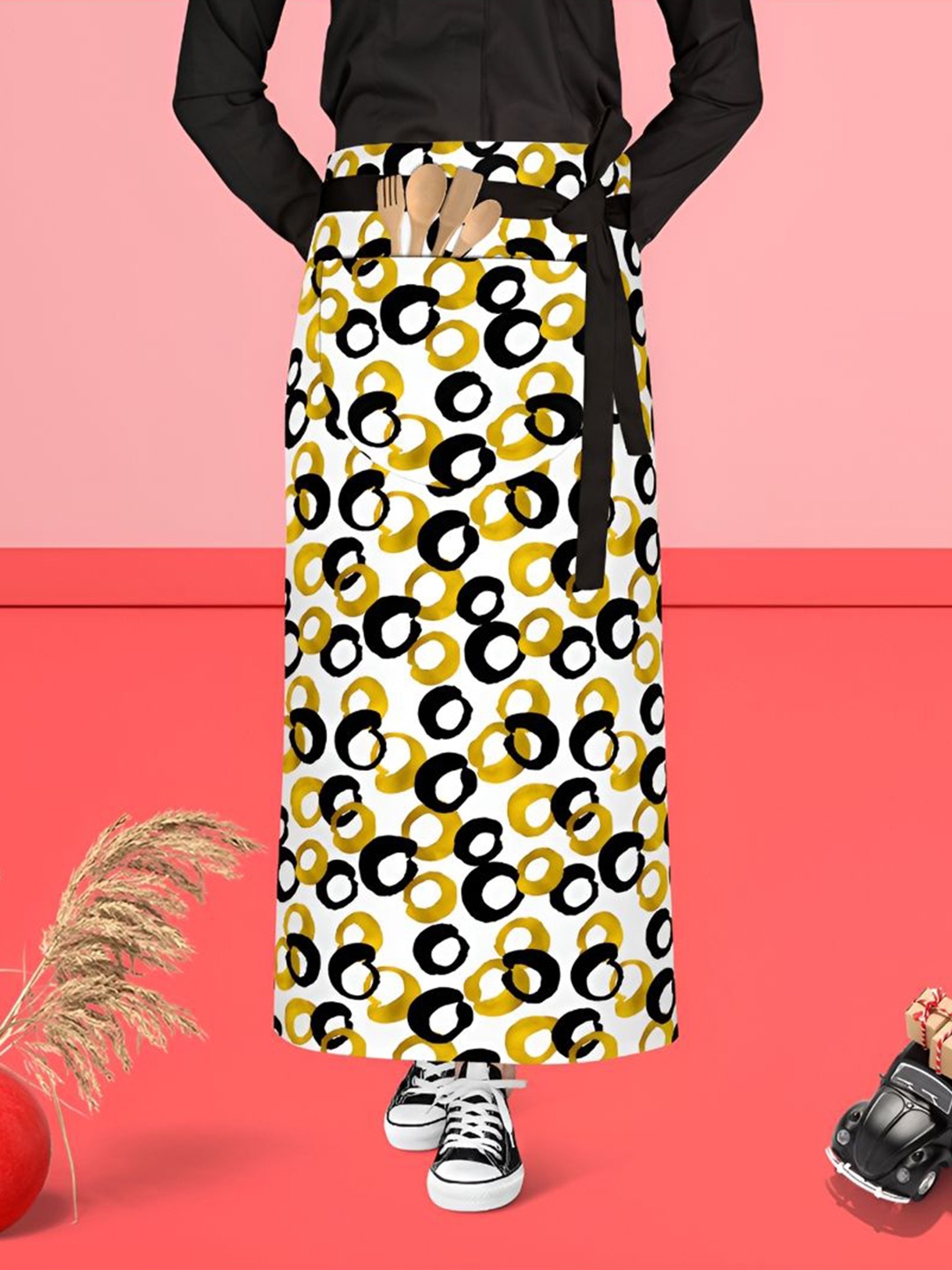 

ArtzFolio White & Black Printed Cotton Waist Apron