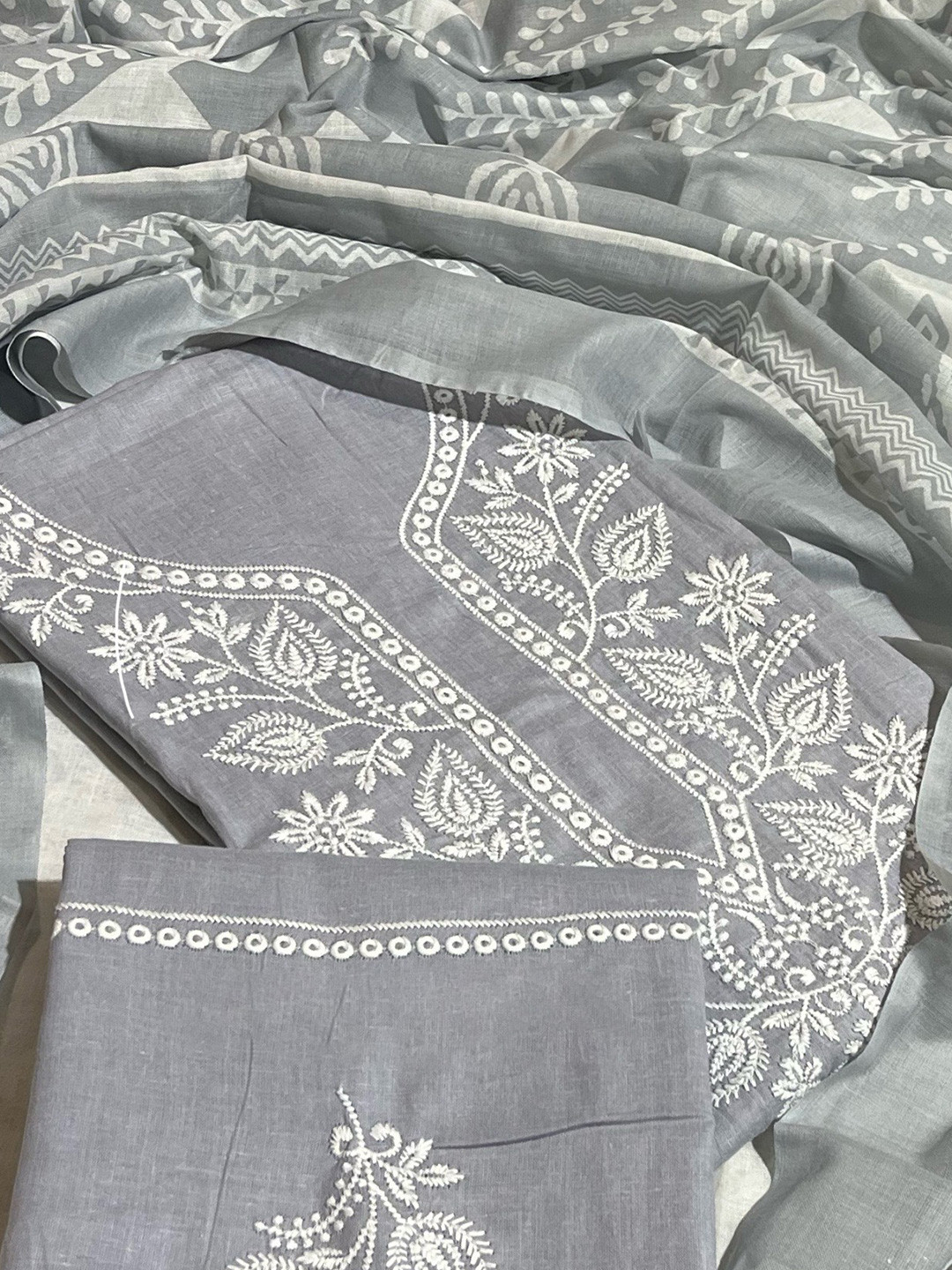 

SALWAR STUDIO Floral Embroidered Pure Cotton Unstitched Dress Material, Grey