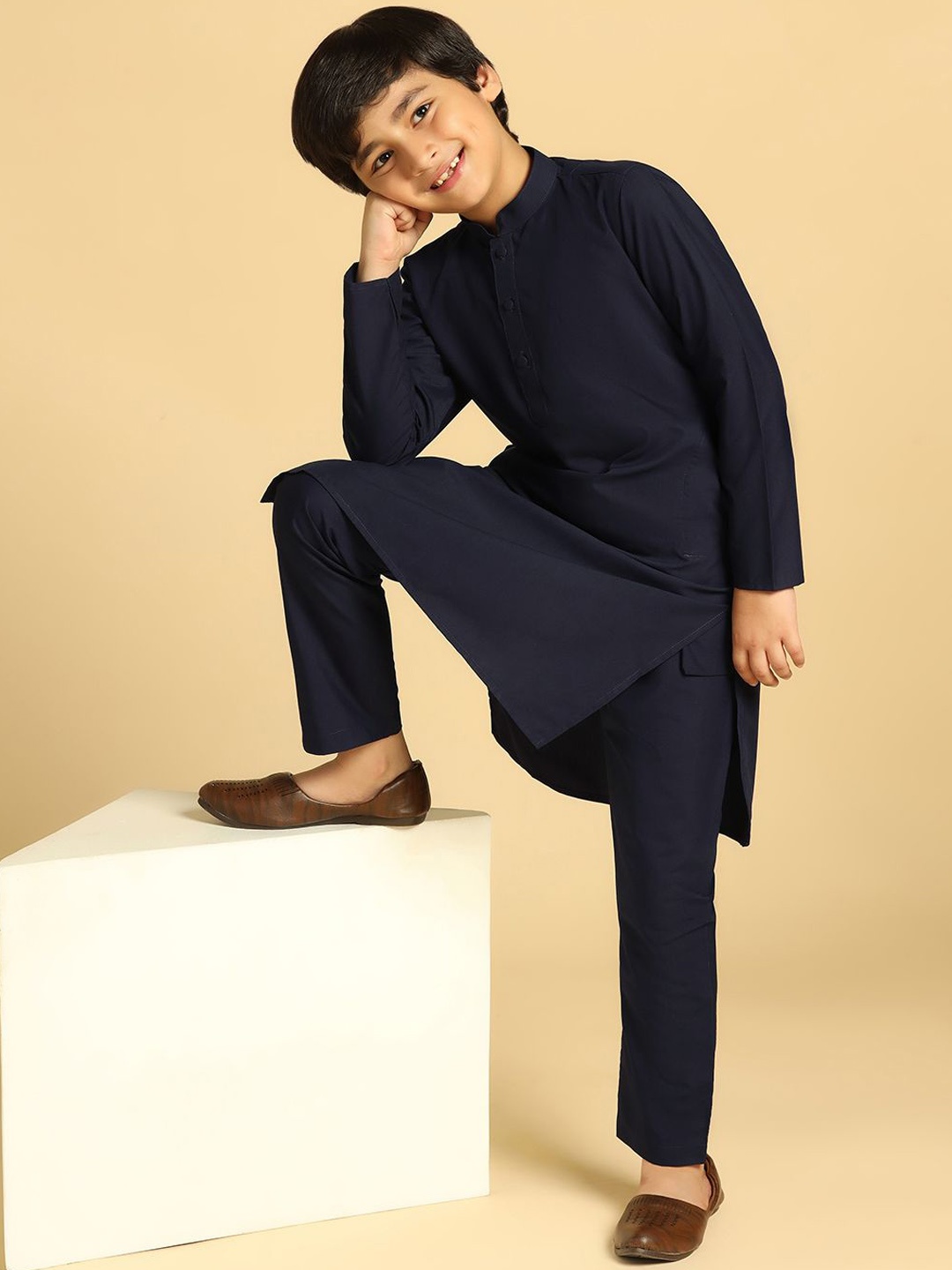 

KISAH Boys Mandarin Collar Straight Kurta, Navy blue