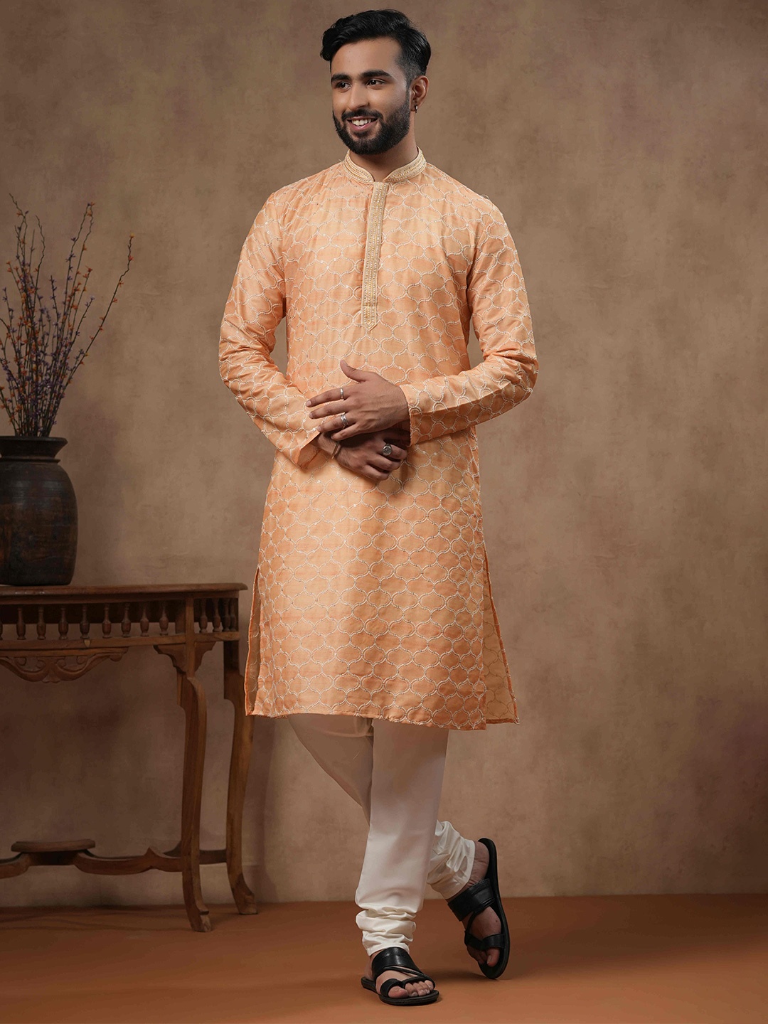 

Ethnic India Mandarin Collar Geometric Embroidered Sequinned Straight Kurta, Beige