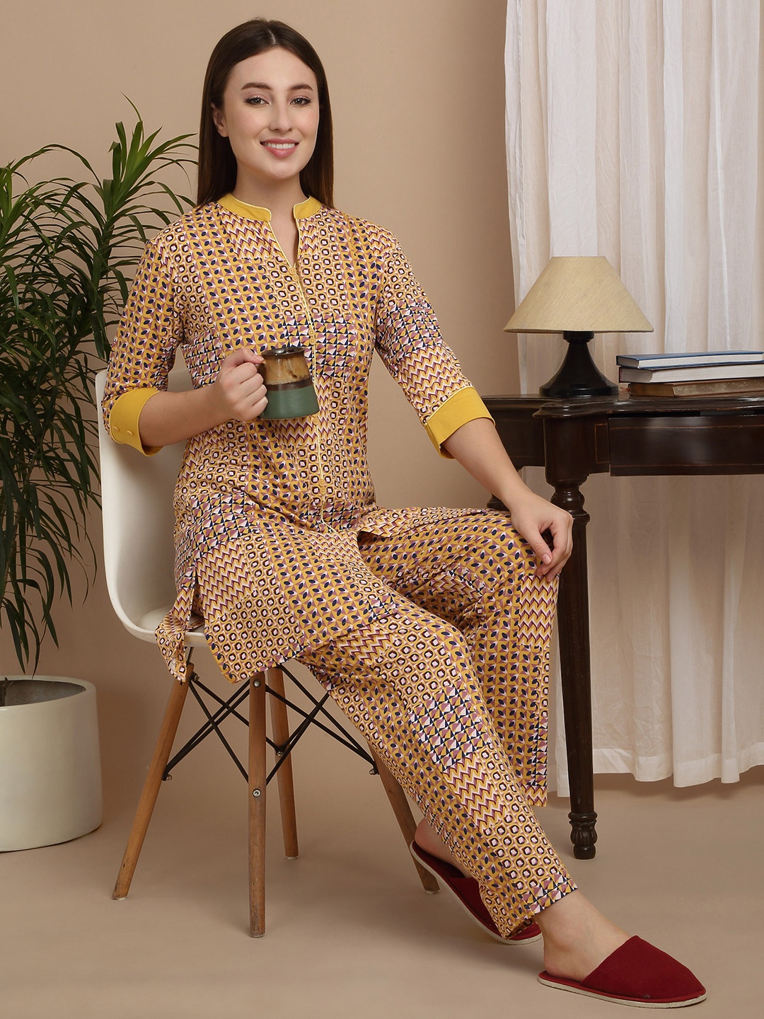 

Sweet Dreams Women Printed Night suit, Brown
