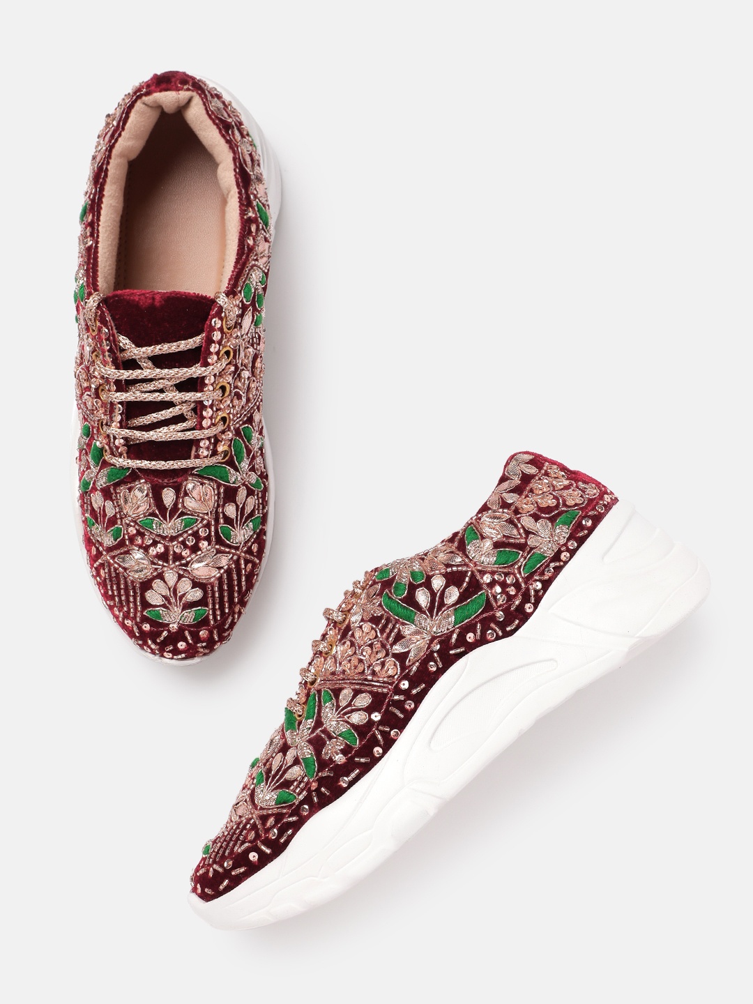 

ZORI WORLD Women Embellished Sneakers, Red