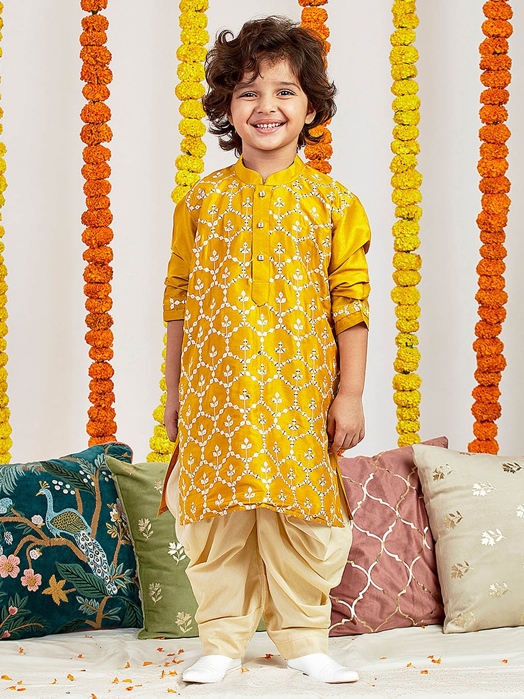 

VASTRAMAY Boys Geometric Embroidered Mandarin Collar Regular Mirror Work Kurta & Patiala, Mustard