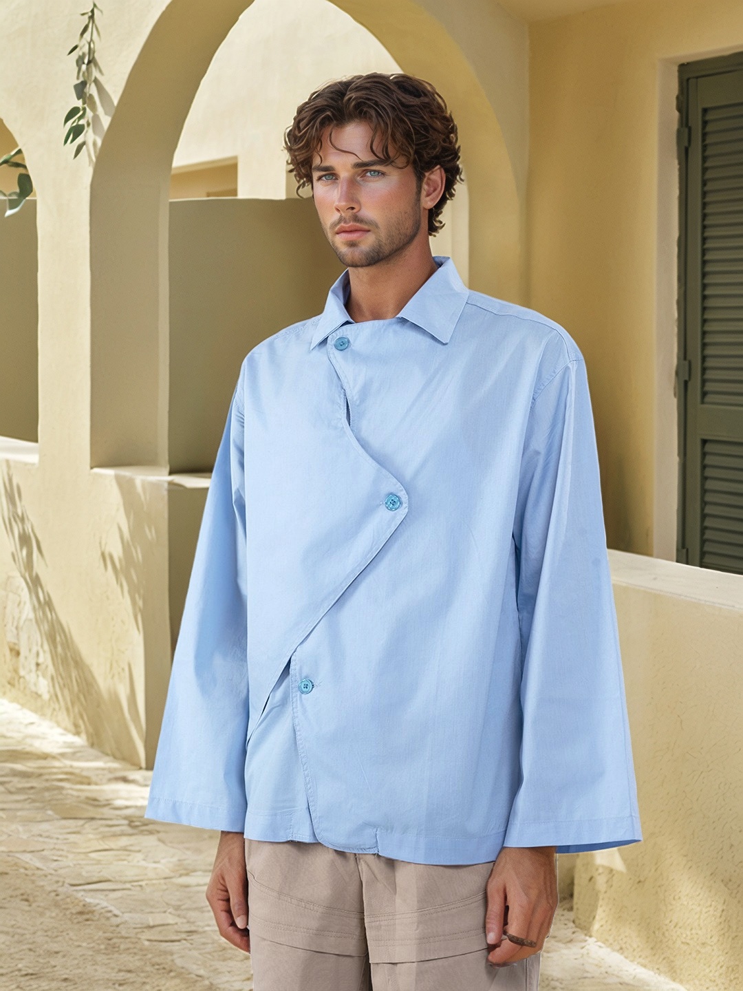 

UNRL Men Opaque Relaxed Fit Wrap Over Casual Shirt, Blue