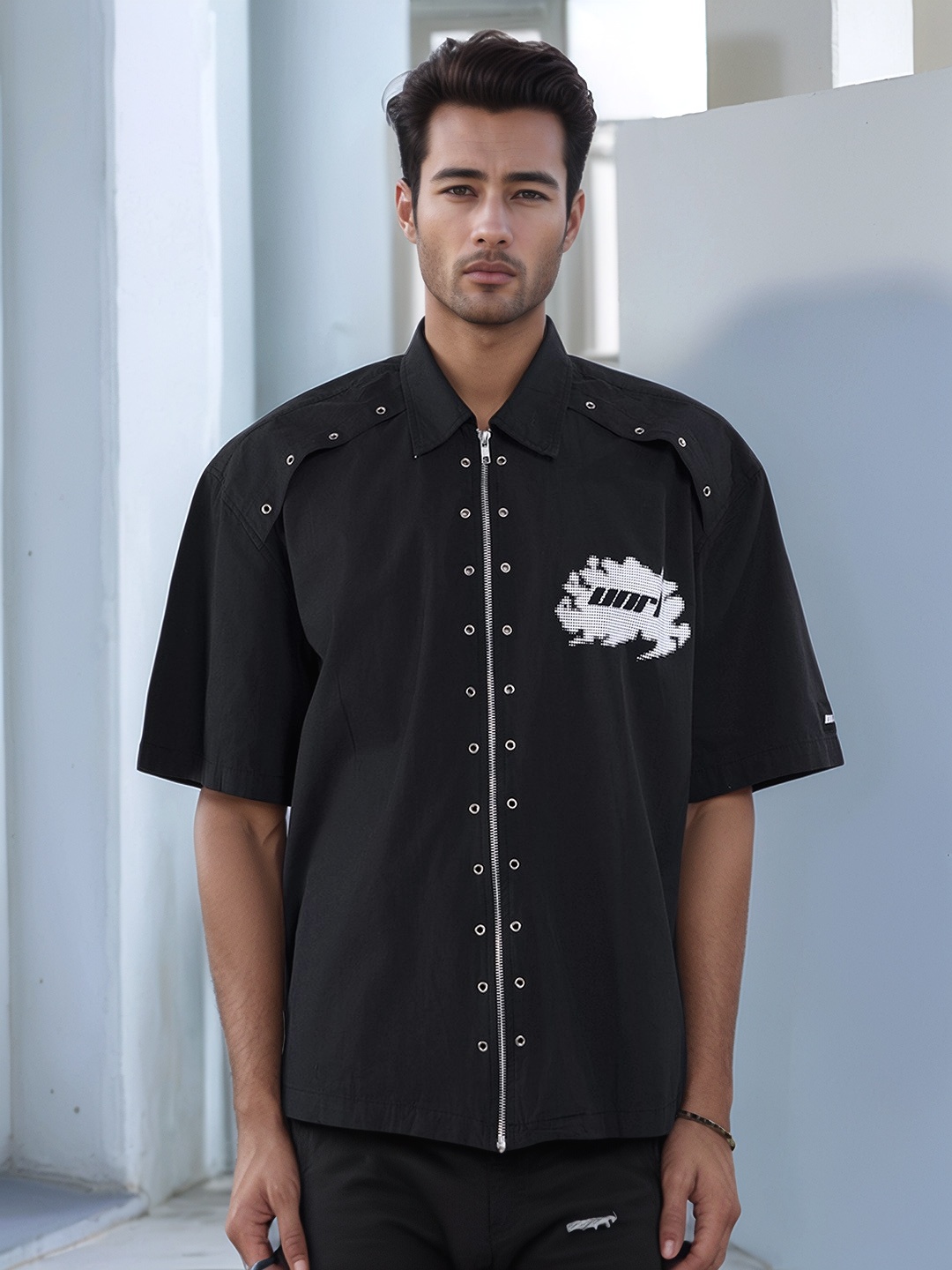 

UNRL Men Relaxed Boxy Opaque Casual Shirt, Black
