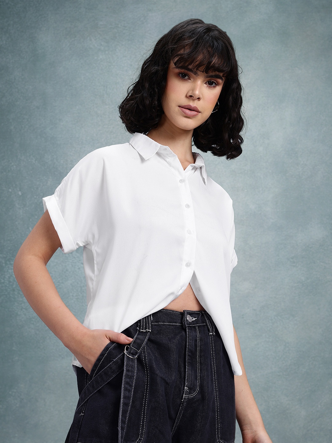 

The Roadster Life Co. Extended Sleeves Regular Fit Opaque Casual Shirt, White