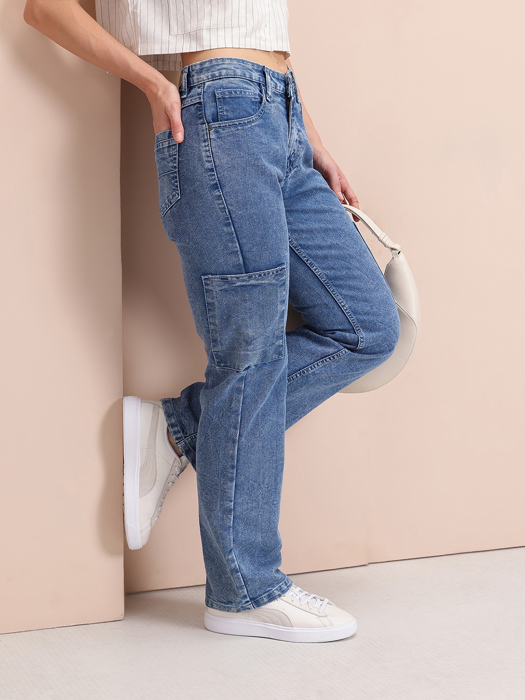 

Mast & Harbour Women Straight Fit Heavy Fade Stretchable Jeans, Blue