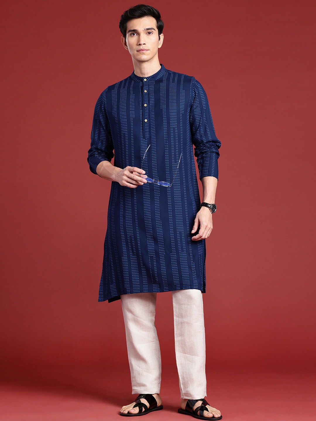 

Anouk Men Polka Dot Printed Pure Cotton Kurta, Navy blue