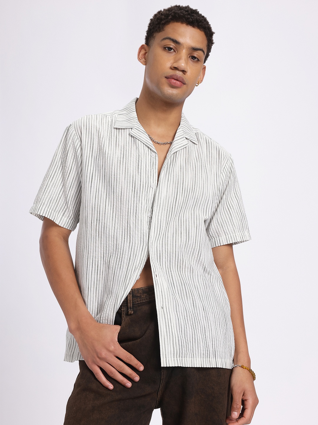 

glitchez Striped Stride Relaxed Shirt, White