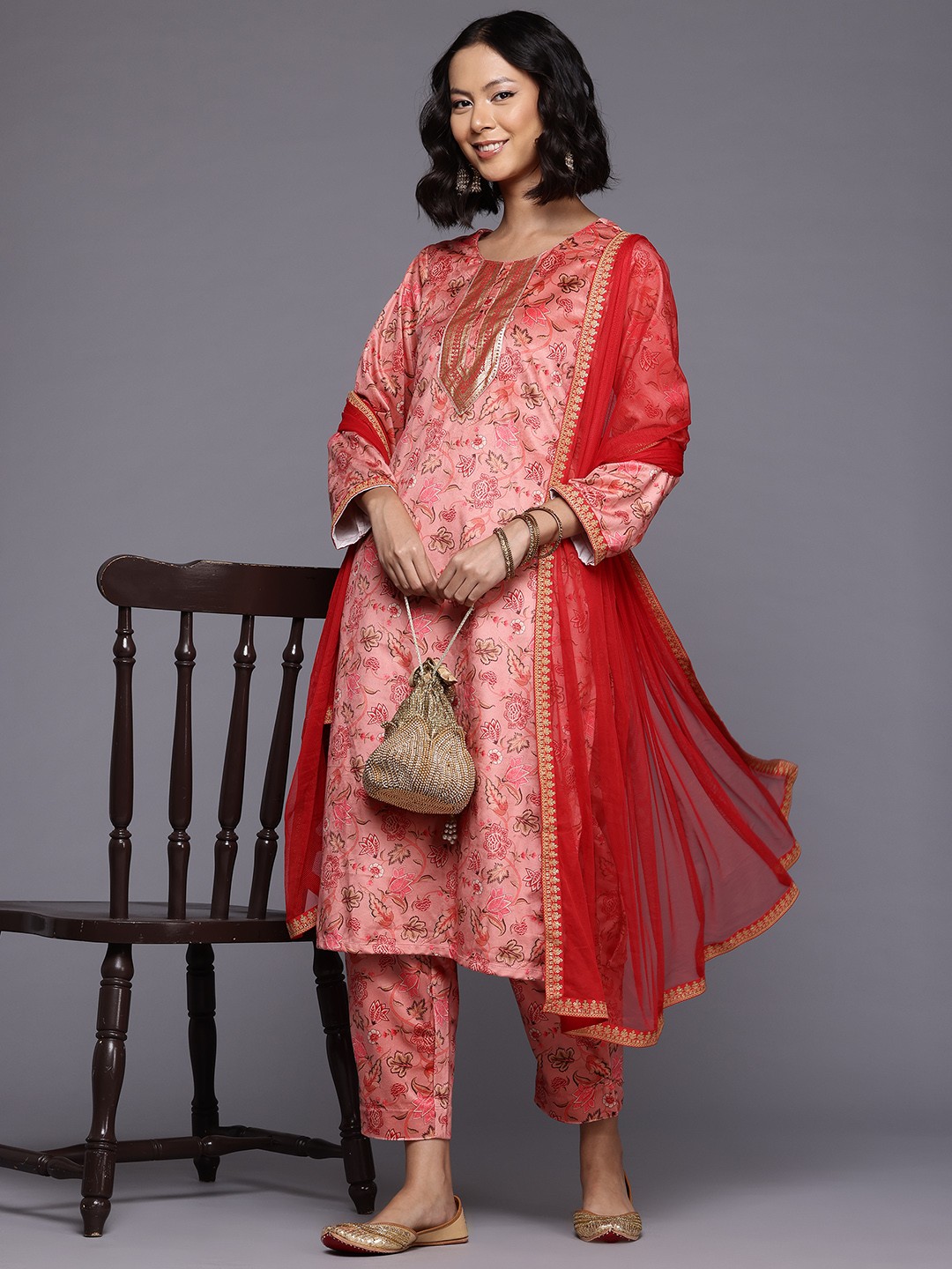

Ahalyaa Floral Printed Gotta Patti Velvet Kurta With Trousers & Dupatta, Peach