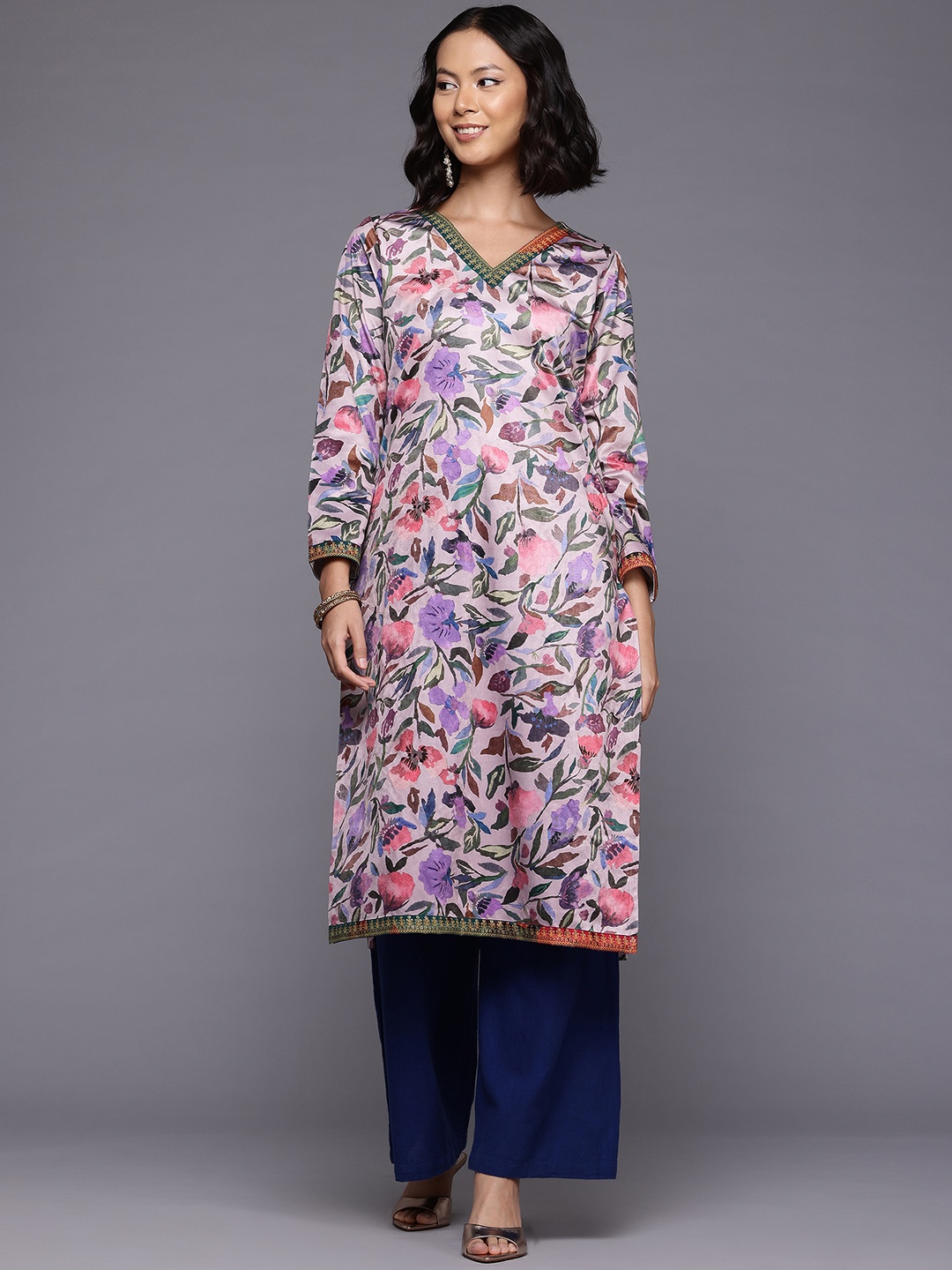 

Ahalyaa Floral Printed Velvet Kurta, Multi