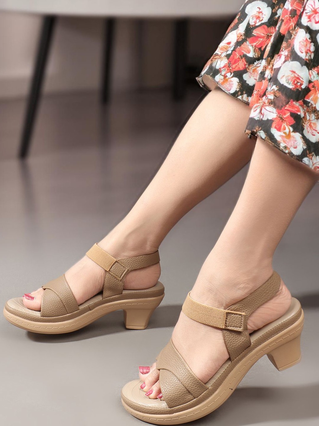 

ICONICS Women Textured Block Heels Sandals, Beige