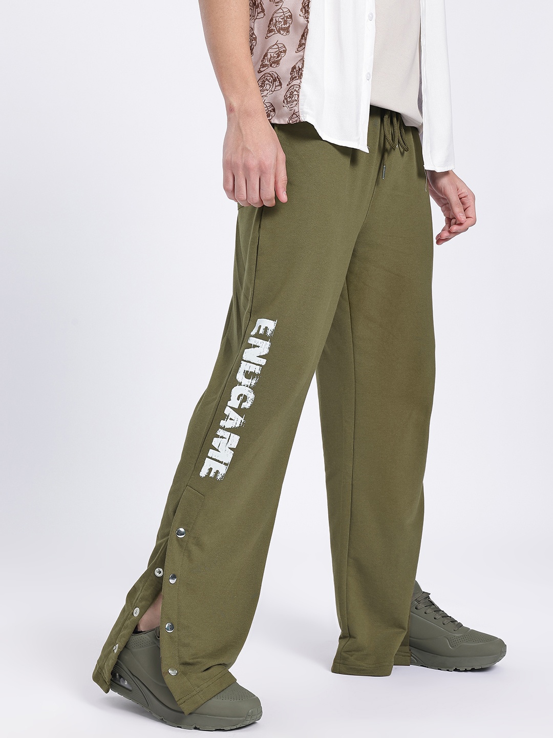 

glitchez Men Relaxed Knit Printed Button-Slit Track Pants, Olive