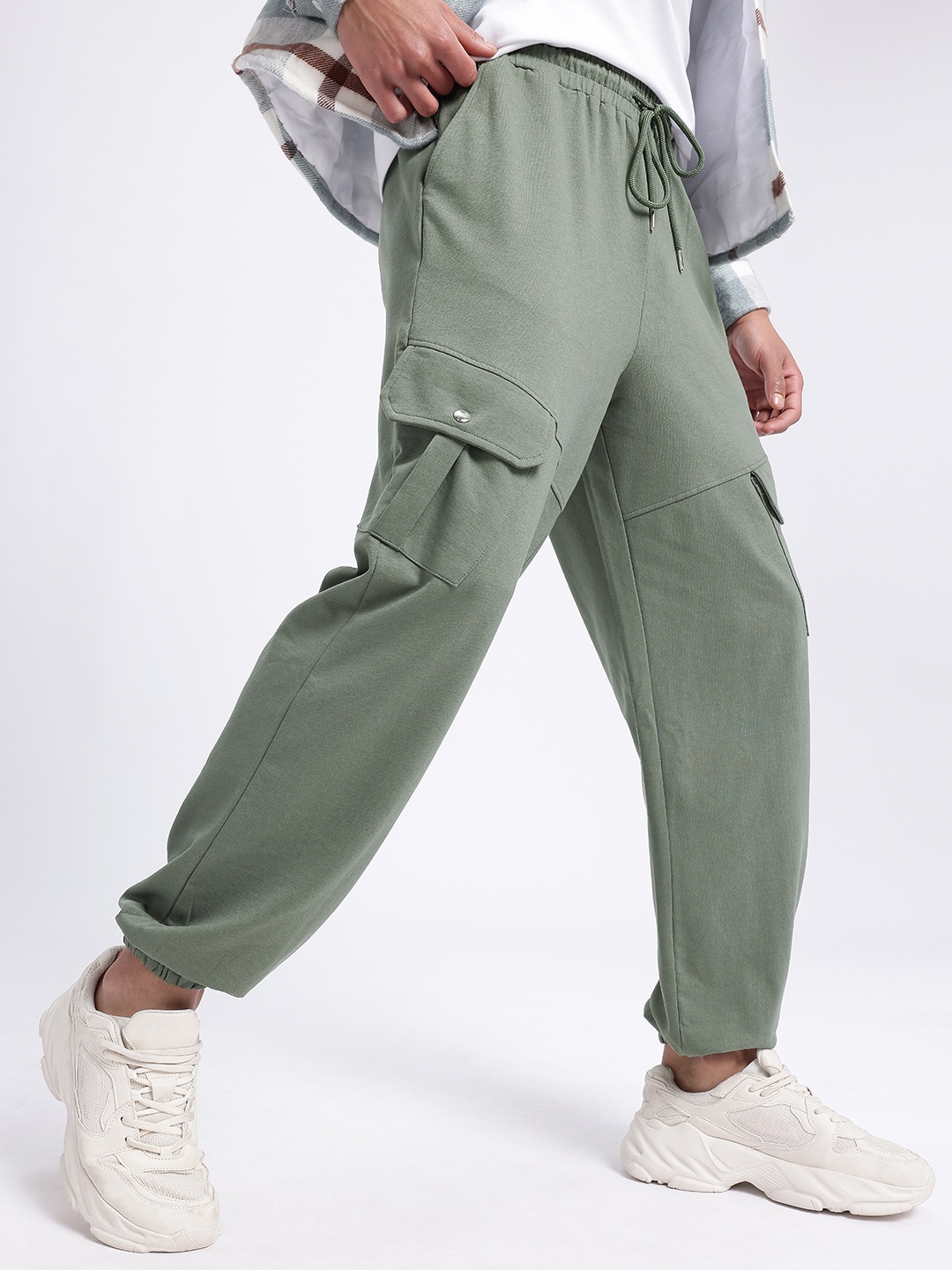

glitchez Men All-Day Ease Mid-Rise Relaxed Fit Cargo-Style Joggers, Green