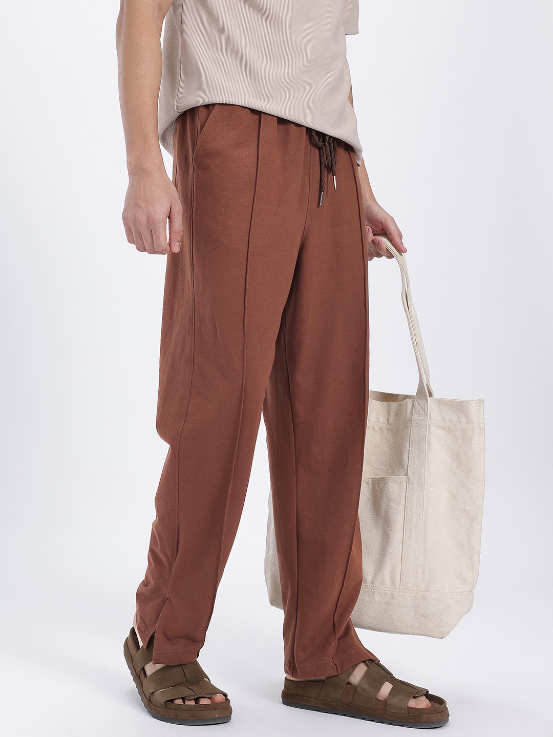 

glitchez Men Laid Back Relaxed Fit Panelled Slit Hem Track Pants, Brown