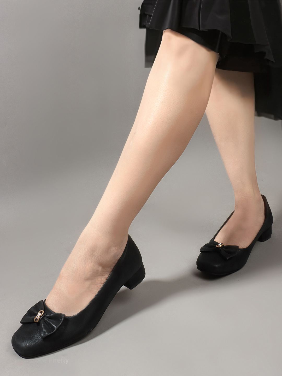 

Carlton London Women Block Heel Mules with Bows, Black