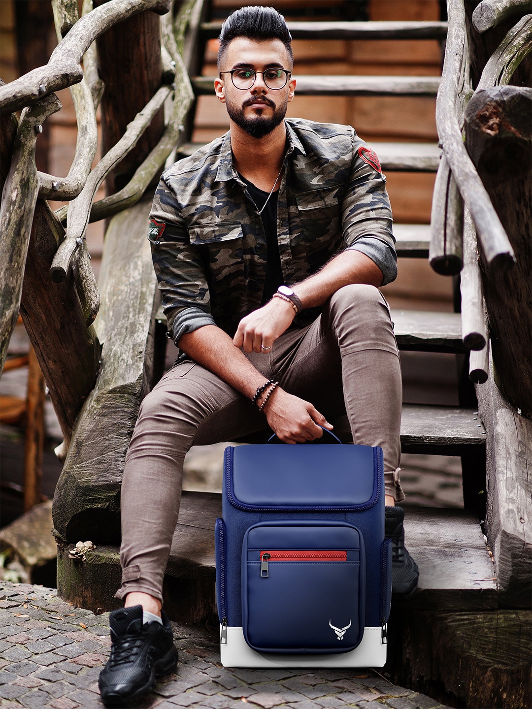

REDHORNS Unisex Contrast Detail Backpack with Anti-Theft, Navy blue
