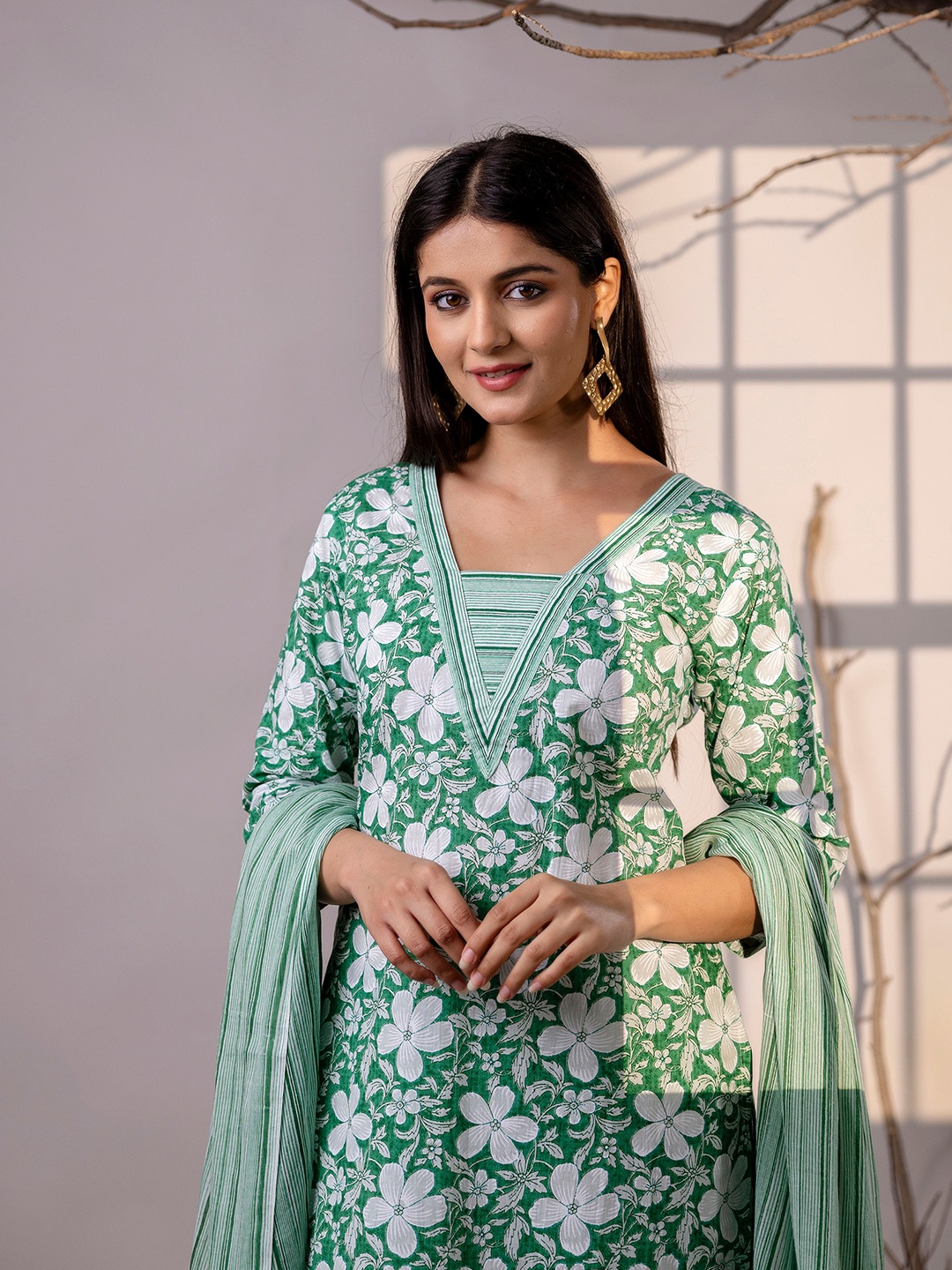 

Anouk Green Floral Printed Square Neck Pure Cotton Straight Kurta With Trousers & Dupatta