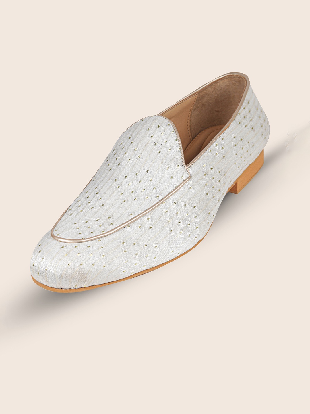 

TANNY SHOES Men Printed Mojaris, White