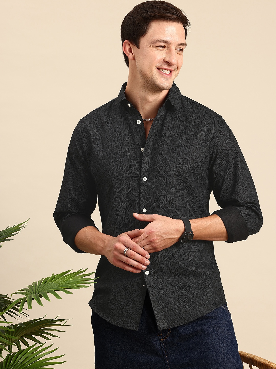 

Mast & Harbour Men Slim Fit Geometric Printed Shirt, Black