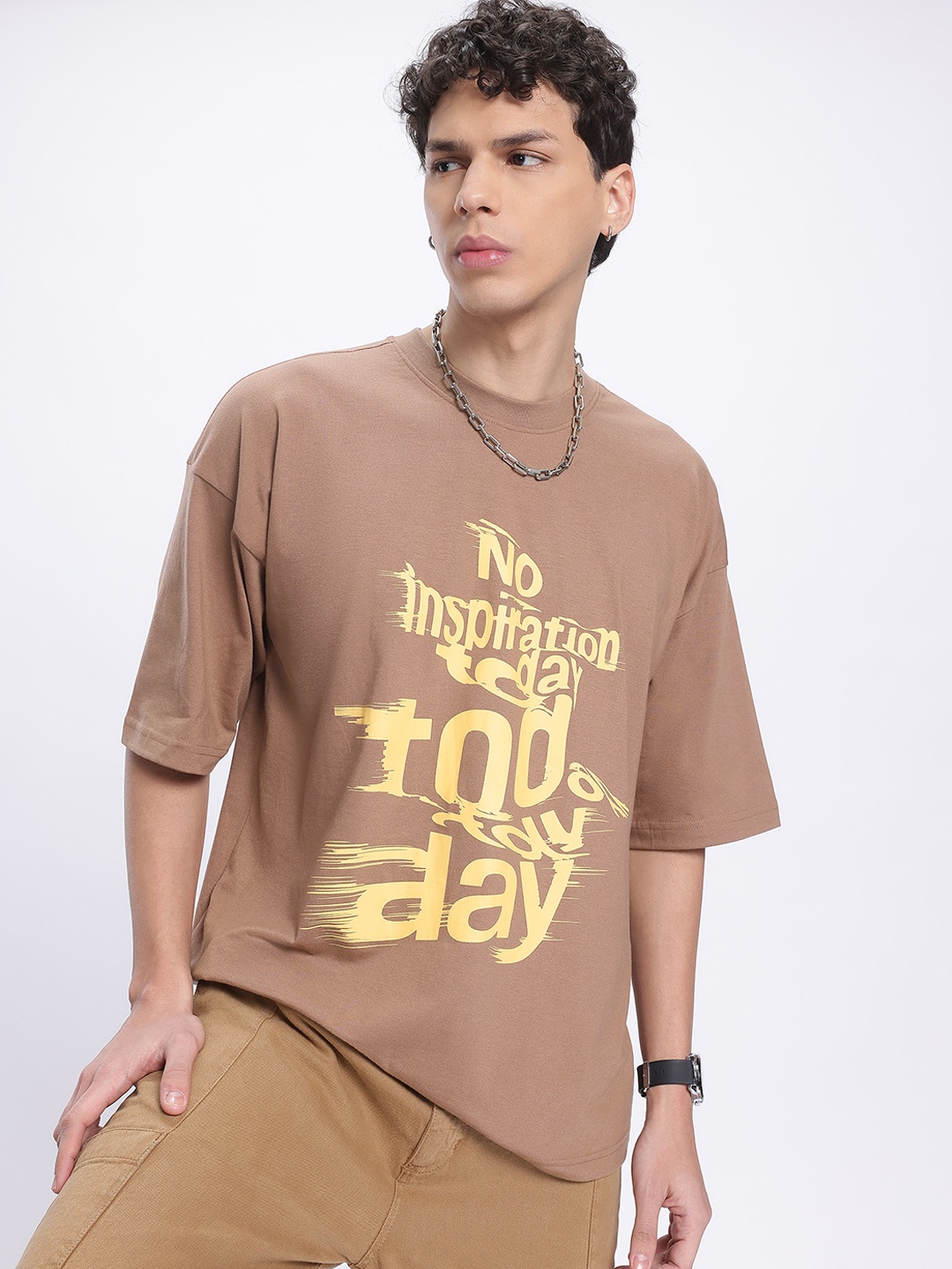 

glitchez Typo Edge Drop-Shoulder Relaxed T-shirt, Brown