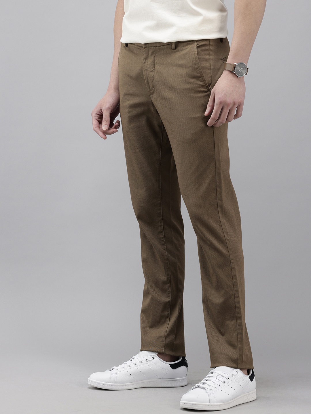 

Arrow Men Geometric Printed Bronson Slim Fit Low-Rise Trousers, Khaki