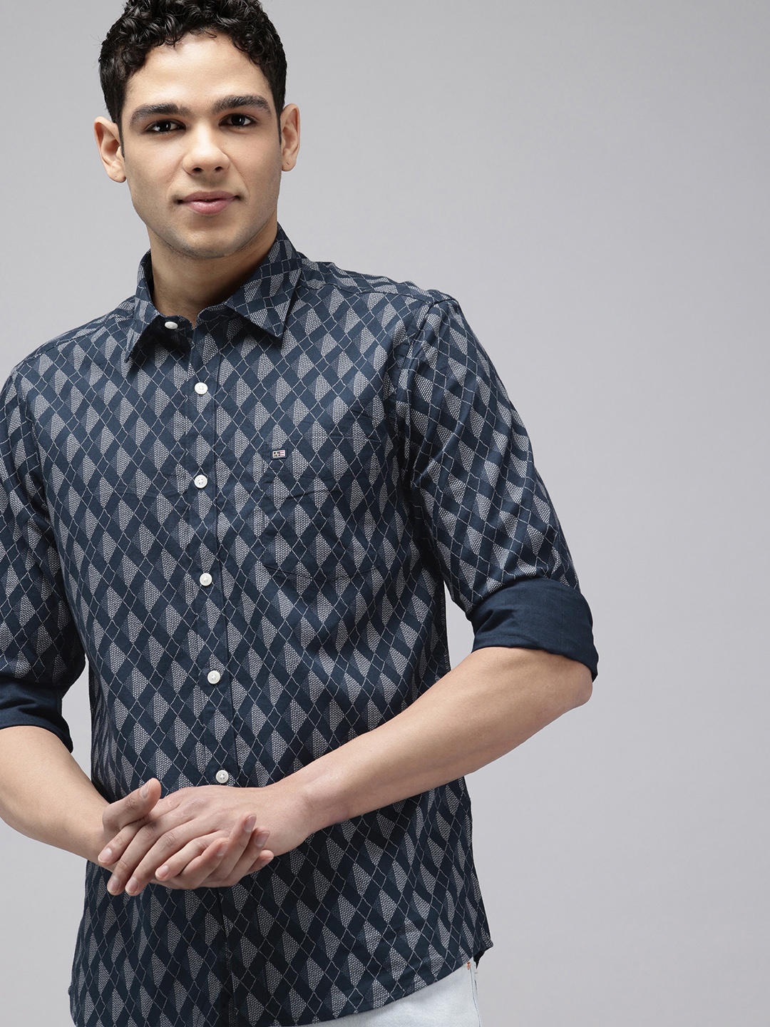 

Arrow Manhattan Slim Fit Geometric Printed Pure Cotton Casual Shirt, Blue
