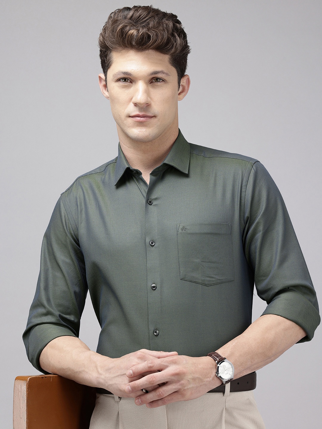 

Arrow Pure Cotton Self Design Textured Manhattan Slim Fit Dual Toned Formal Shirt, Green