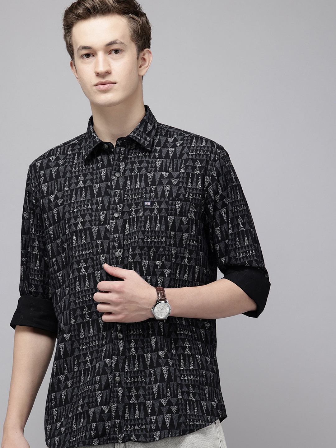 

Arrow Manhattan Slim Fit Geometric Printed Pure Cotton Casual Shirt, Black