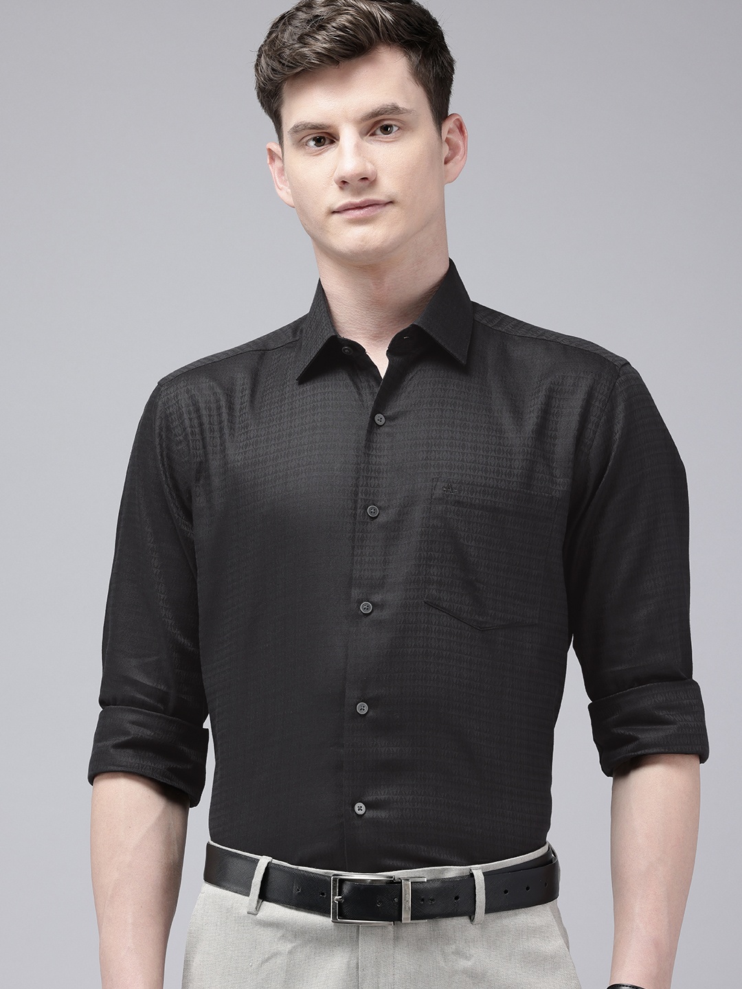 

Arrow Self-Design Textured Manhattan Slim Fit Formal Shirt, Black