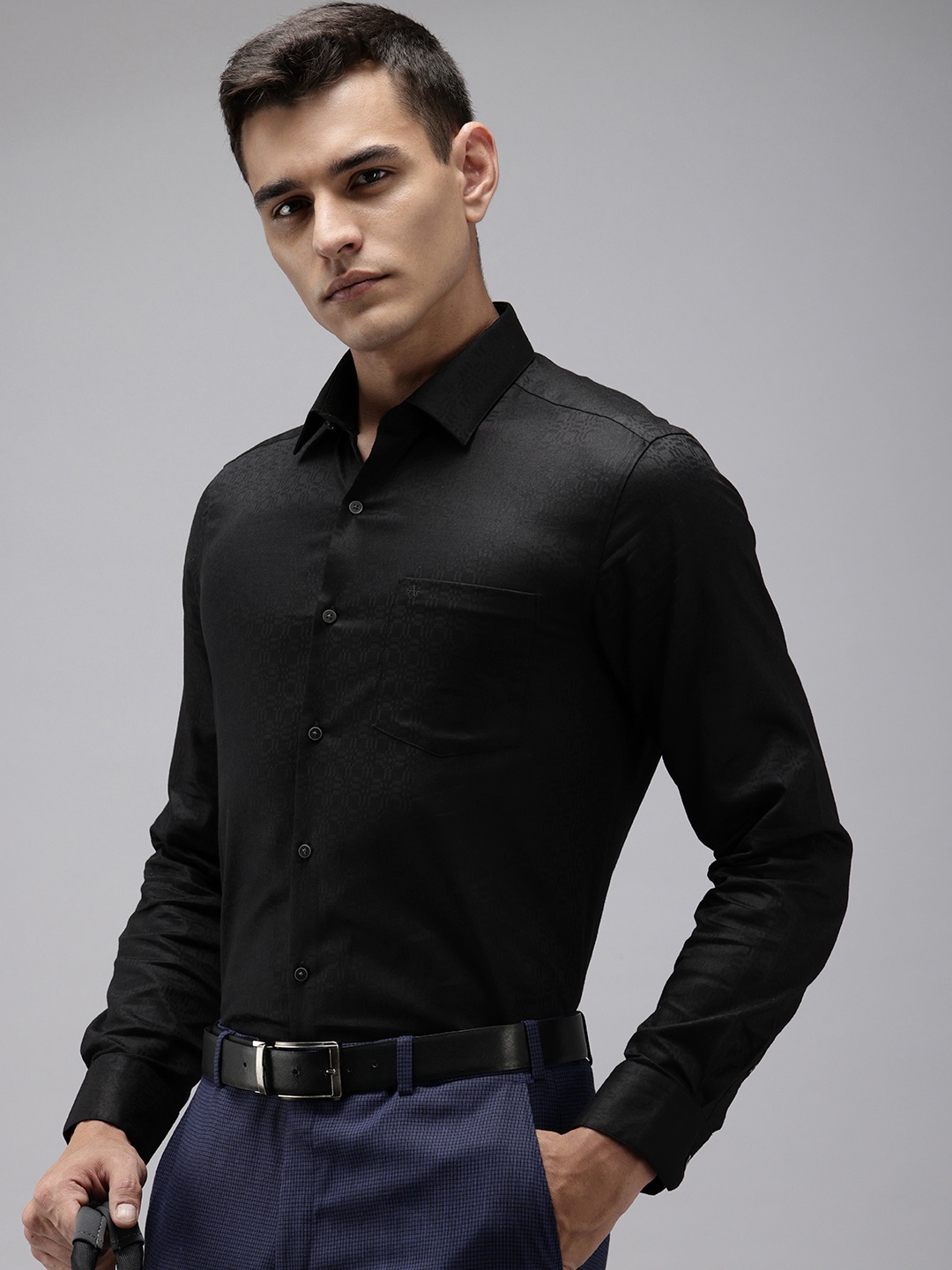 

Arrow Manhattan Slim Fit Geometric Self Designed Formal Shirt, Black