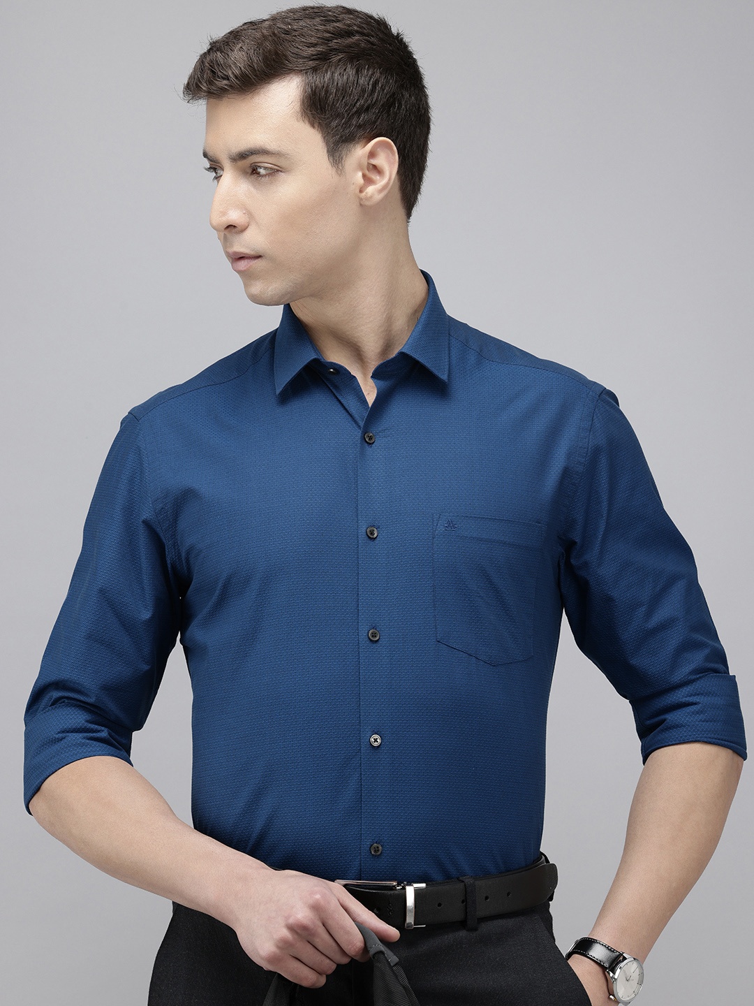 

Arrow Pure Cotton Self Design Manhattan Slim Fit Textured Formal Shirt, Blue