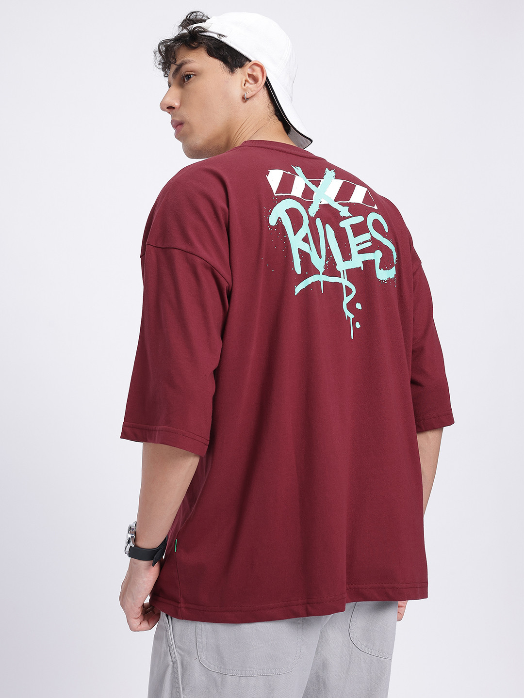 

glitchez Men Typography Printed Drop-Shoulder Sleeves T-shirt, Maroon