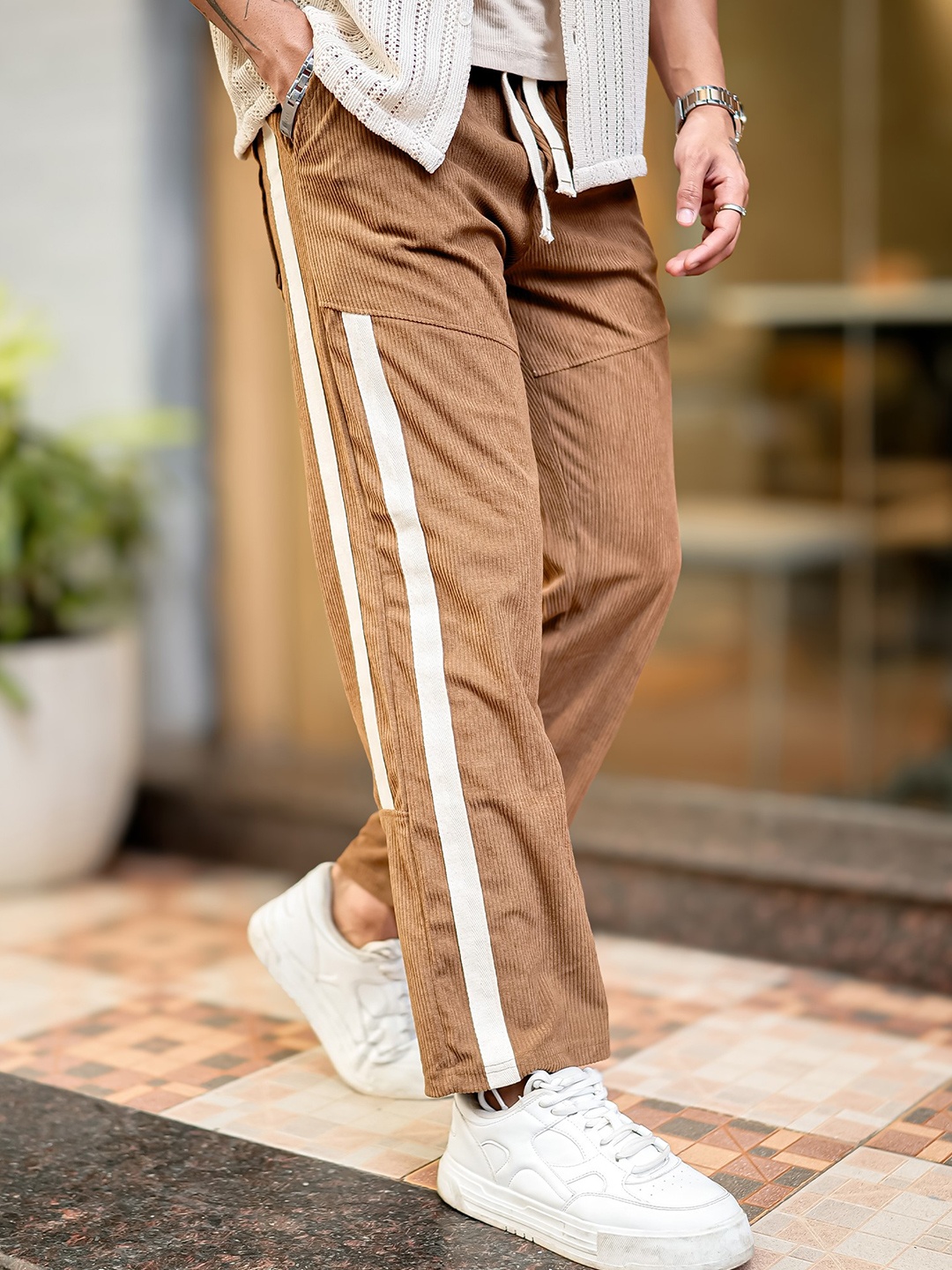 Maniac Men Colorblocked Relaxed-Fit Mid-Rise Track Pants, Brown