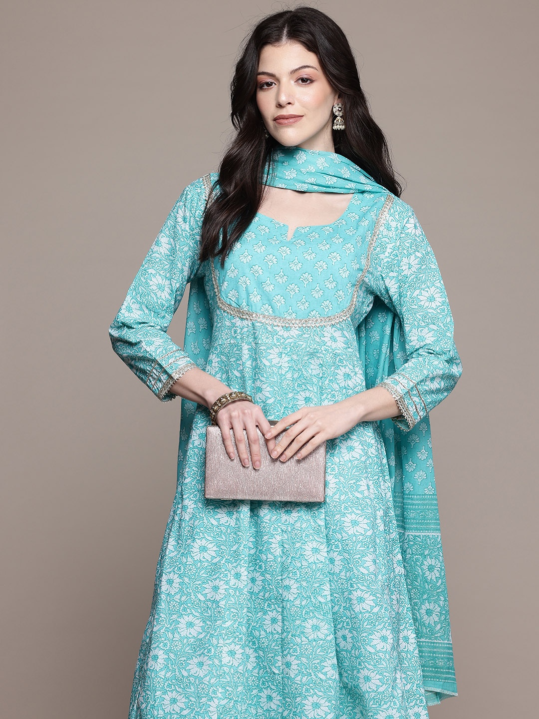 

R RANAK CREATION Floral Printed Thread Work Pure Cotton Kurta with Palazzos & With Dupatta, Green