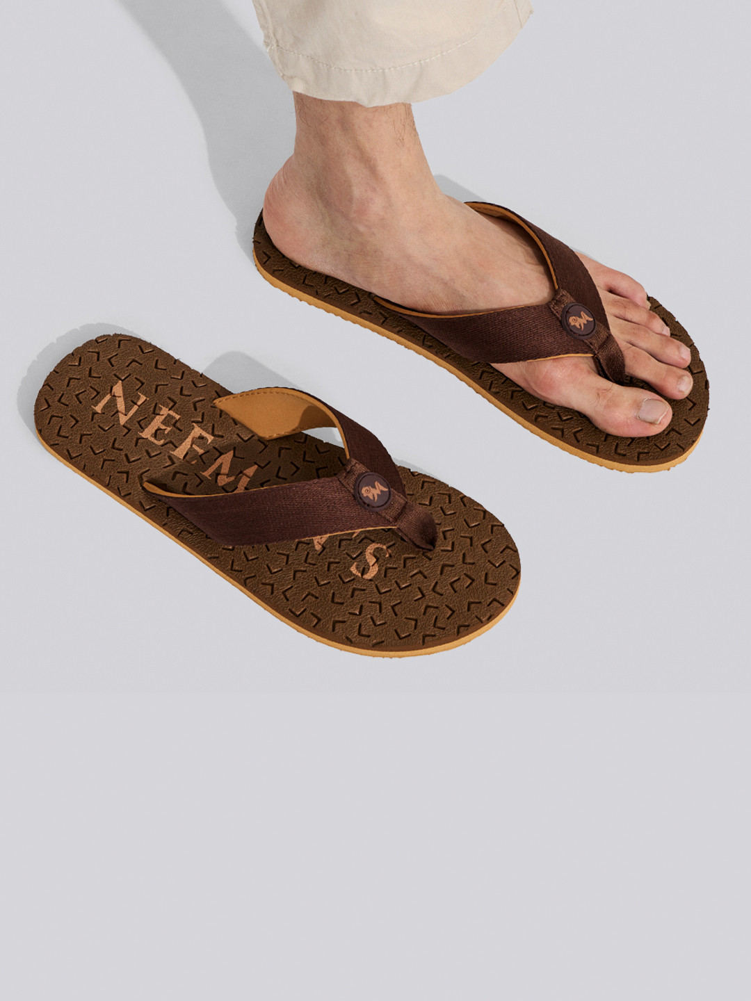 

NEEMANS Men Self Design Thong Flip-Flops, Brown