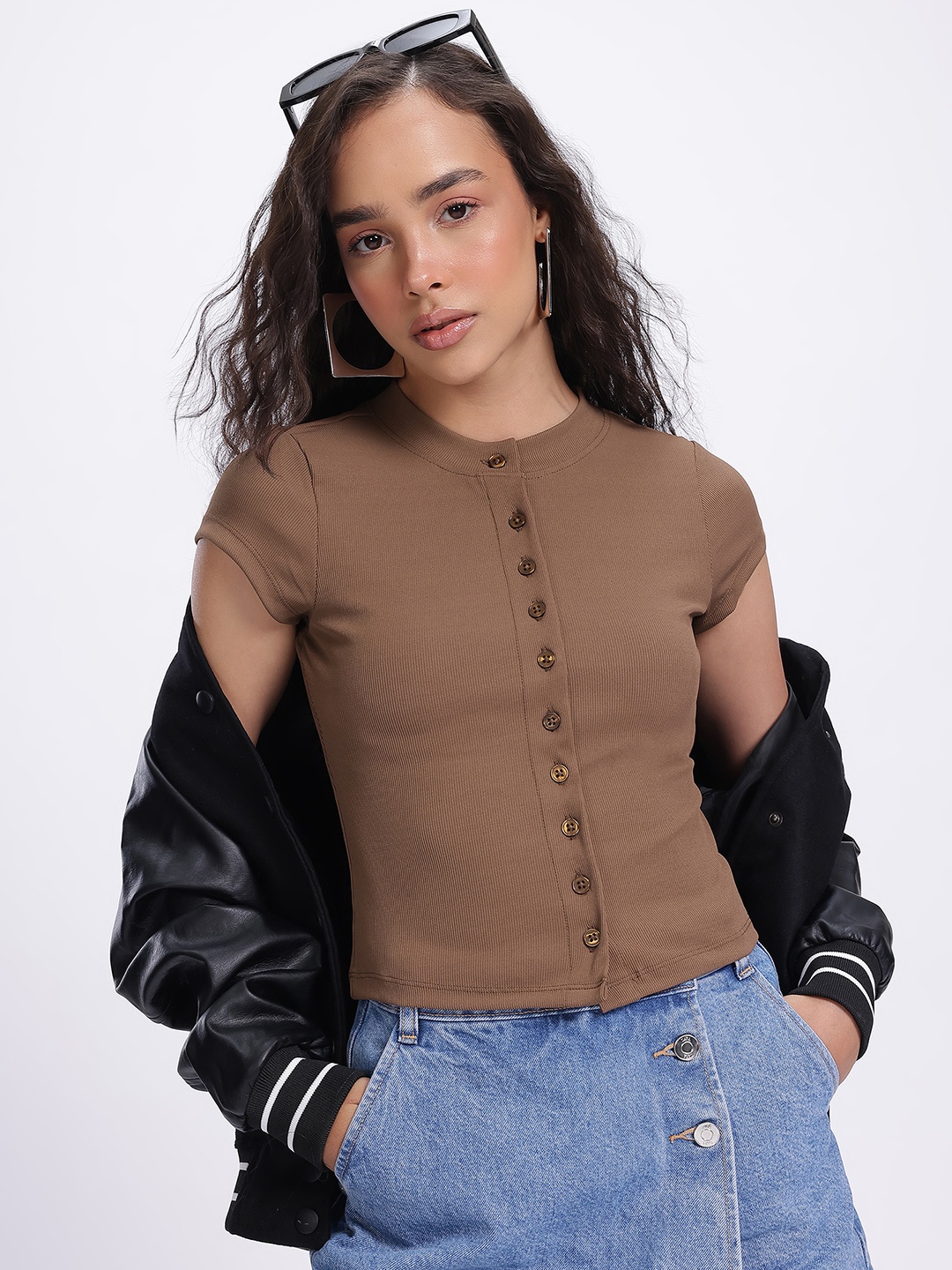 

glitchez Ribs Redefined Front-Open Fitted Crop Top, Brown