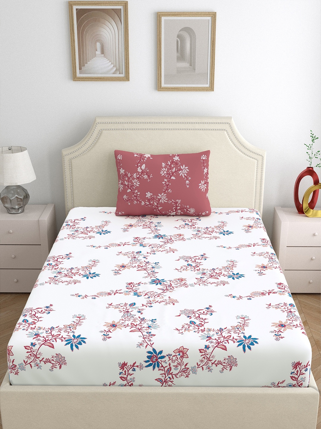 

Home Ecstasy Red & White Pure Cotton Floral 140 TC Single Bedsheet Set 1.50 m X 2.20 m