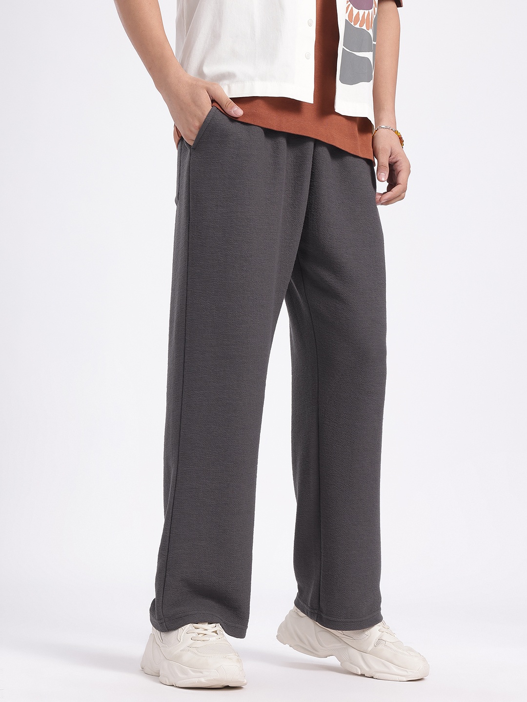 

glitchez Men Rich Textures Mid-Rise Regular Fit Track Pants, Grey