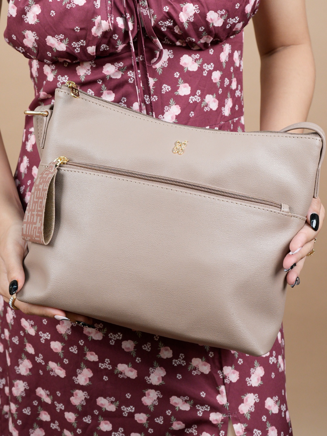 

Baggit PU Oversized Structured Hobo Bag with Tasselled, Pink