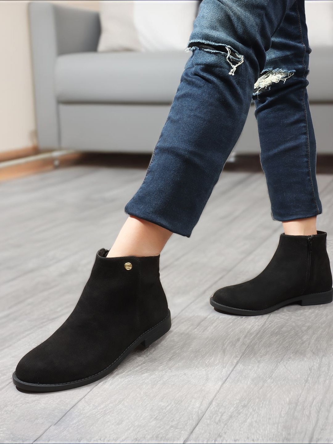 

Carlton London Women Casual Block-Heeled Winter Boots, Black
