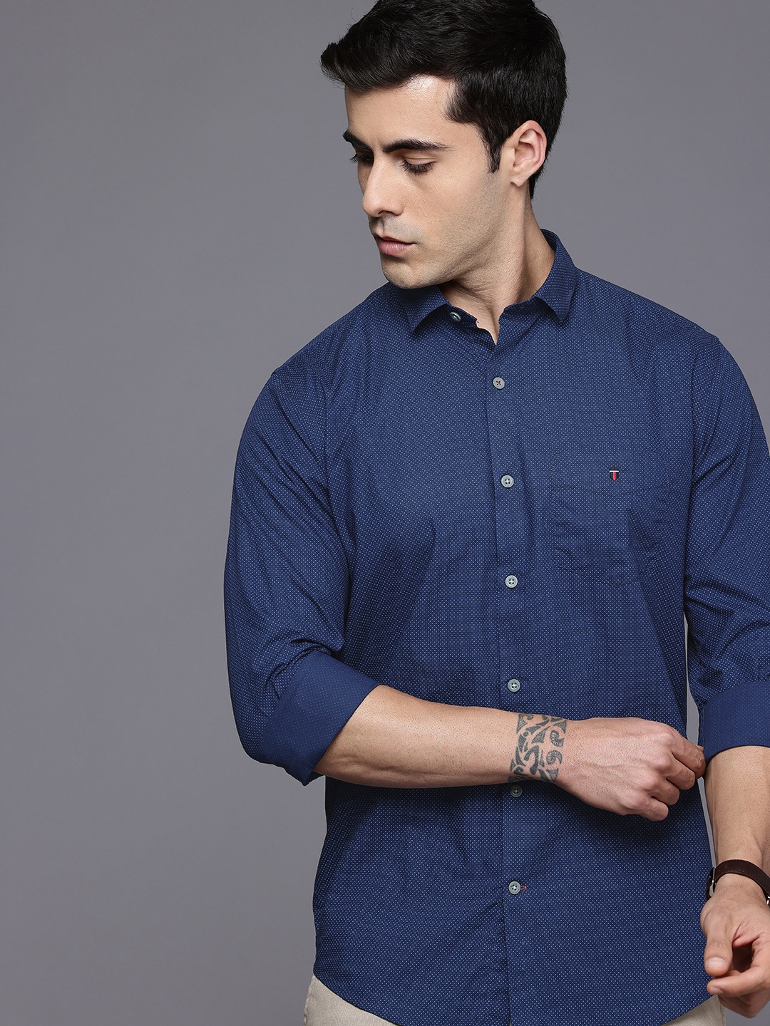 

Louis Philippe Sport Pure Cotton Super Slim Fit Polka Dots Printed Casual Shirt, Navy blue