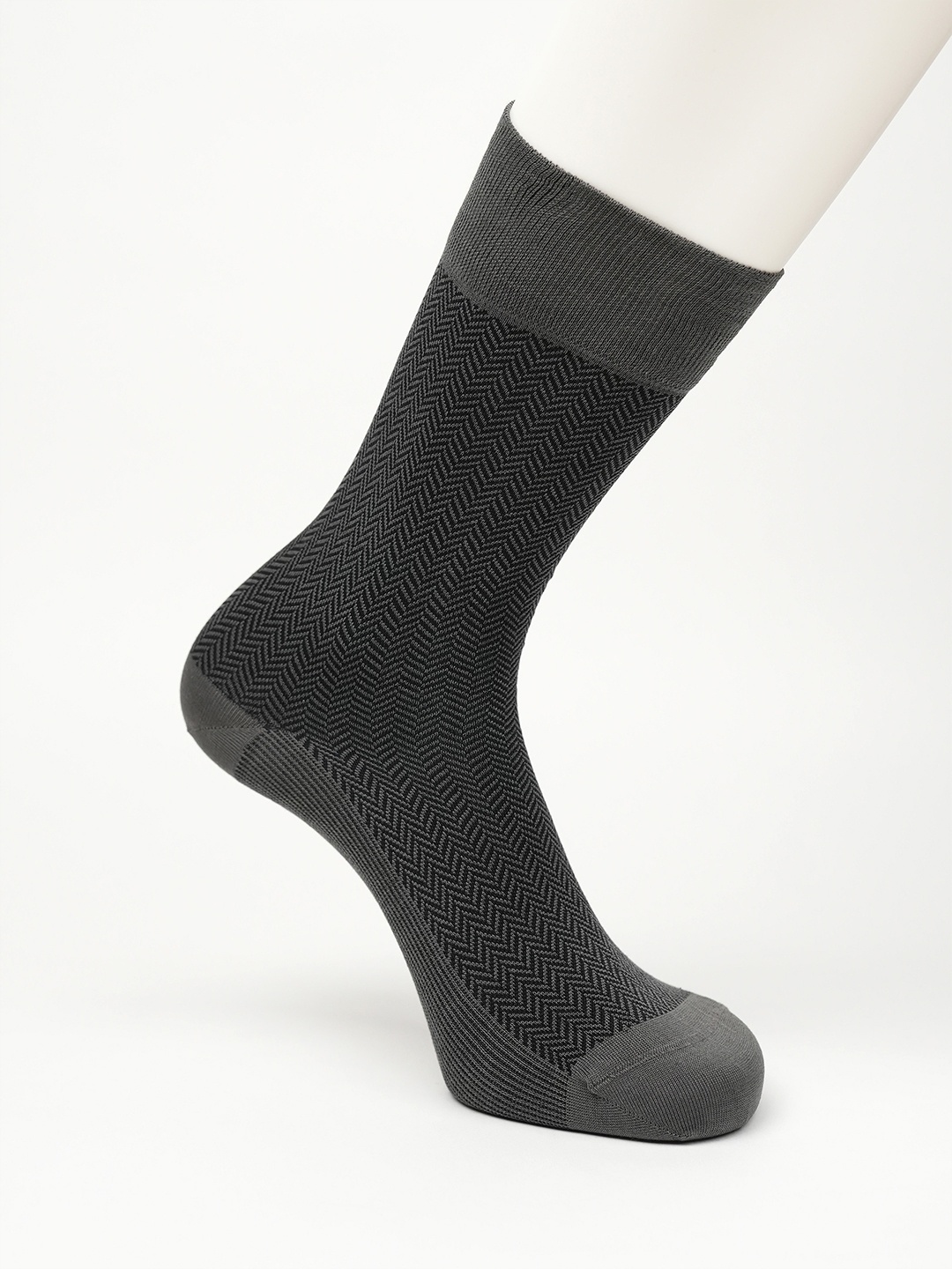 

Theater Men Patterned Calf Length Socks, Grey