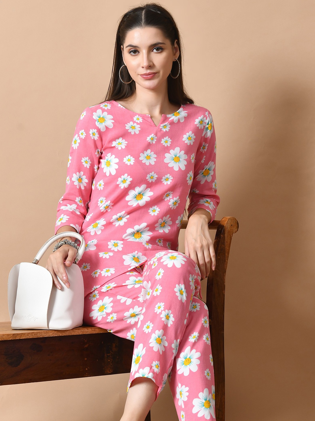 

ANNSH APPAREL Floral Printed Notched Round Neck Tunic With Trousers, Pink