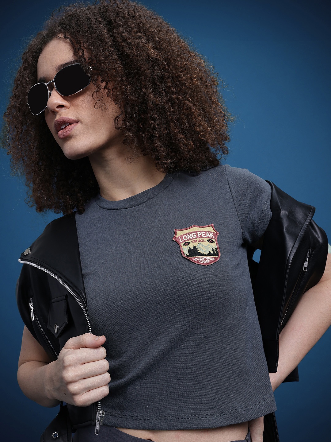 

The Roadster Life Co. Applique Detailed Crop T-shirt, Blue