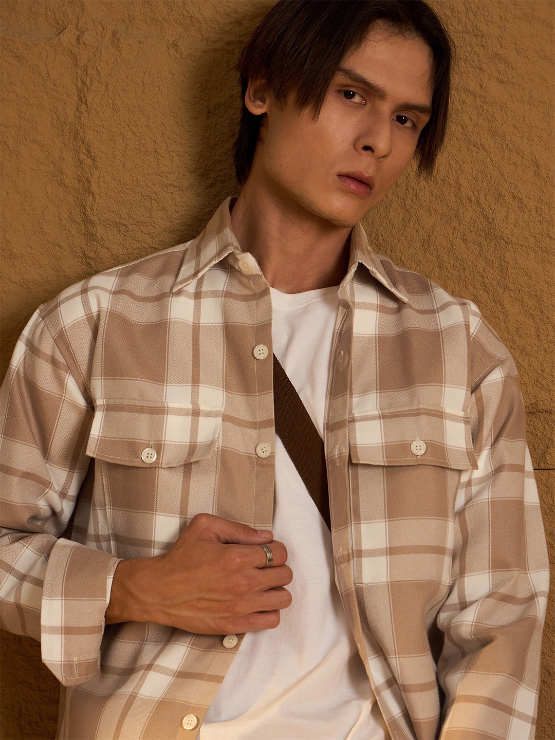 

DENNISON Men Double Pocket Drop Shoulder Oversized Cotton Checked Shacket, Beige