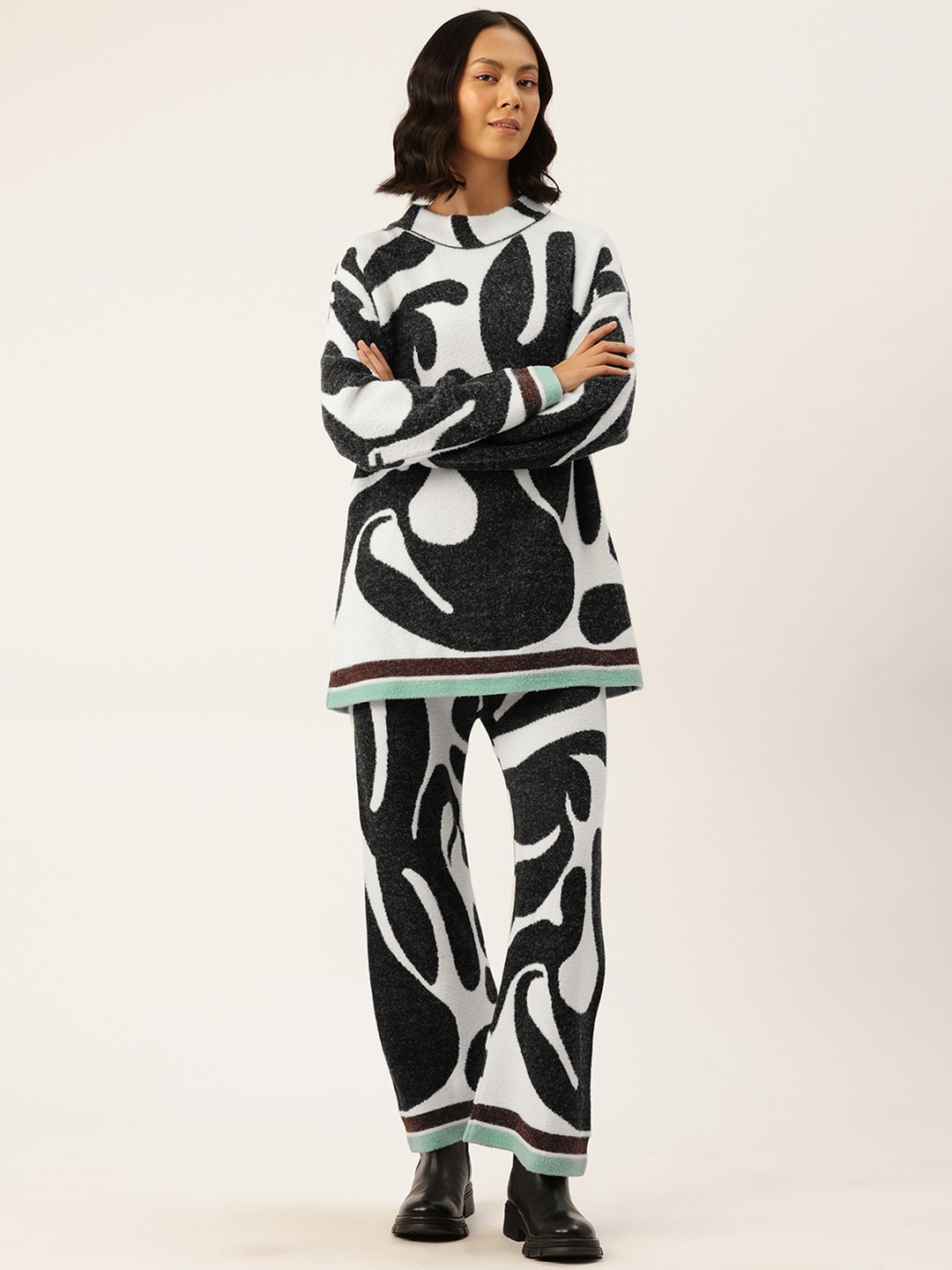 

APSLEY Self-Design Abstract Pullover Sweater & Trousers, Black