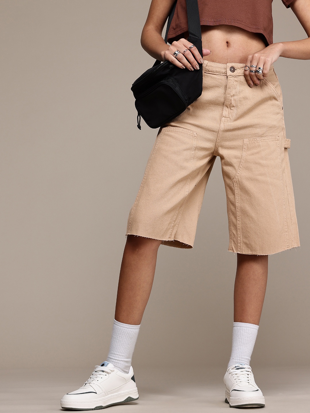 

The Roadster Life Co. Women Pure Cotton High-Rise Demin Jorts, Brown