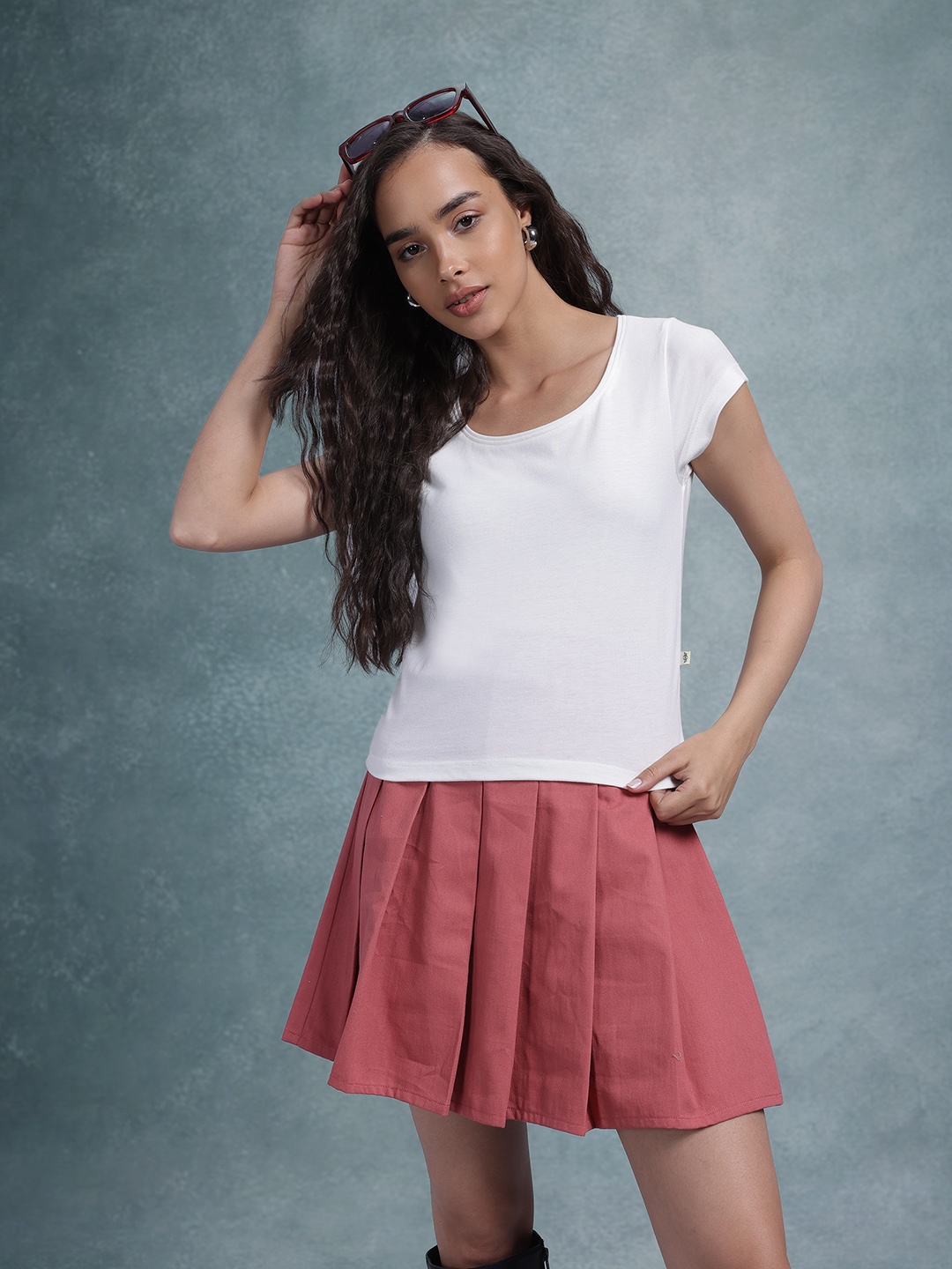 

The Roadster Life Co. Scoop Neck T-shirt, White